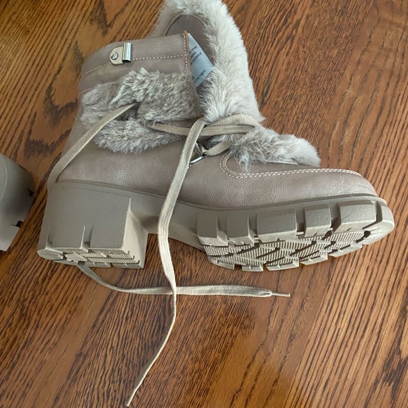 Brand New Boots - Picture 2 of 5